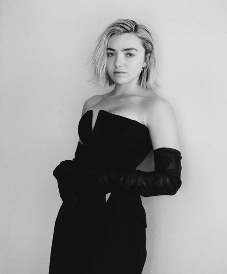 Peyton List sexy pornstar galleries