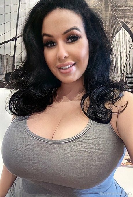 latinamilfnyc model exclusive picture