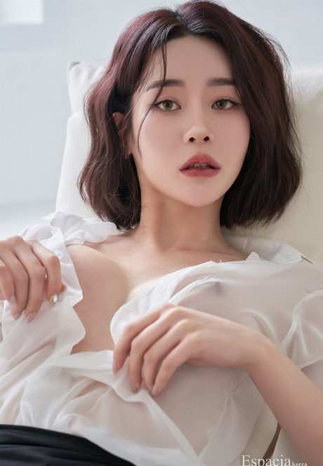 Espacia Korea beautiful model photo
