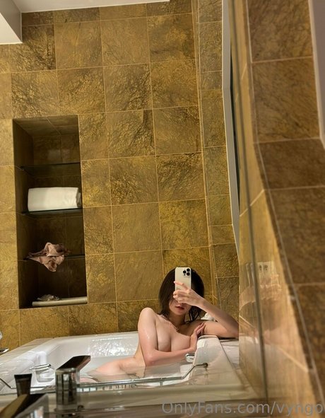 vyngo model pornographic img