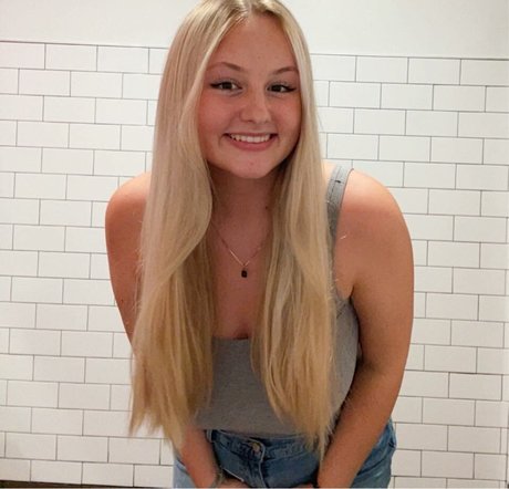 Anya Truax model top images