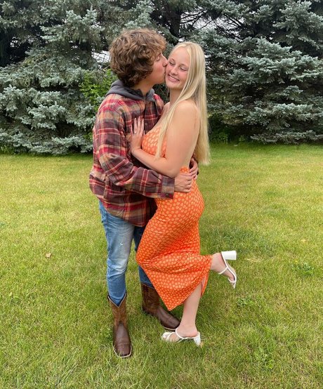 Anya Truax free pornstar images