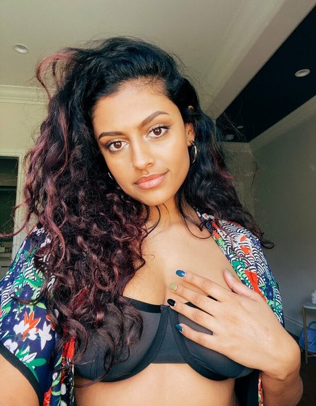 Yamini Nambimadom model naked image