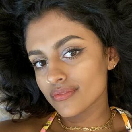 Yamini Nambimadom erotic actress pictures