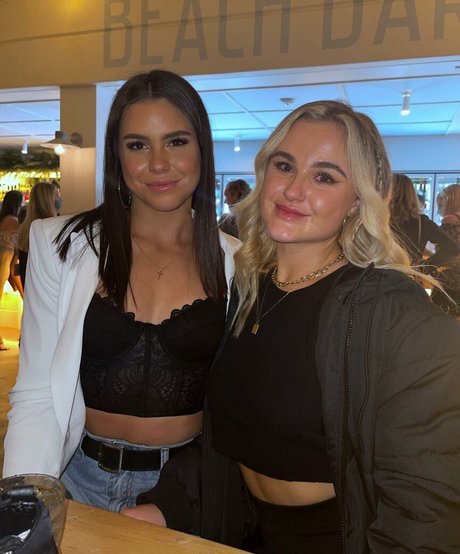 Desi Johnson naked model pics