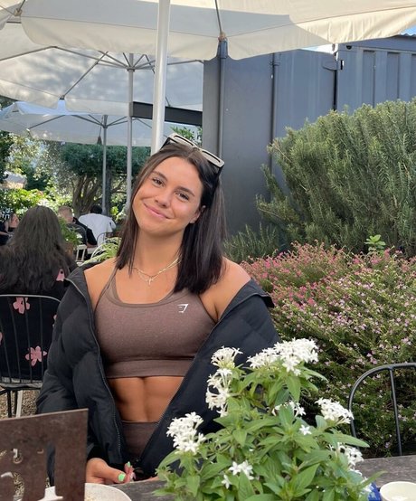 Desi Johnson star sexy img