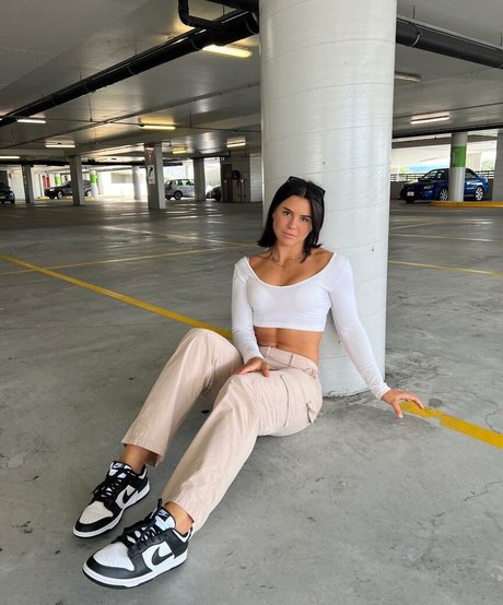 Desi Johnson xxx star pic