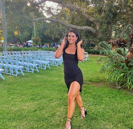 Desi Johnson star nude images