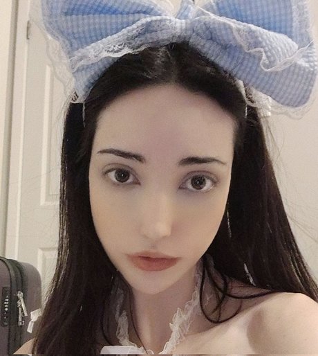 Drellatsun model pornographic picture