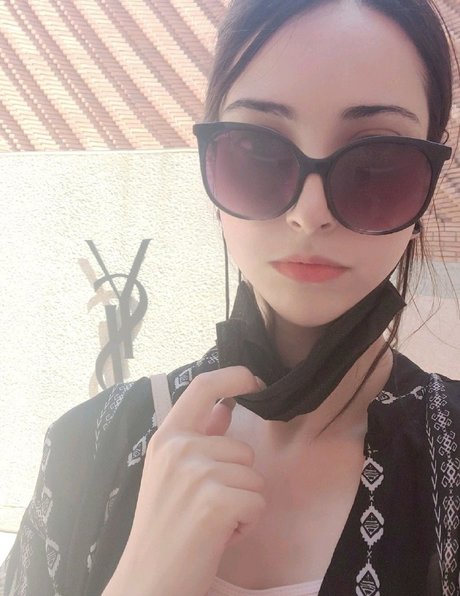 Drellatsun model adult pictures