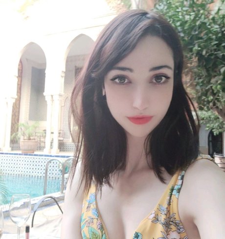 Drellatsun star sexy photo