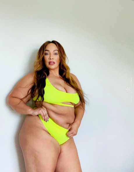 Nia Jax nudes model images