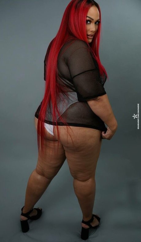 Nia Jax star pornographic img