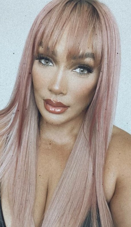 Nia Jax nice actress galleries