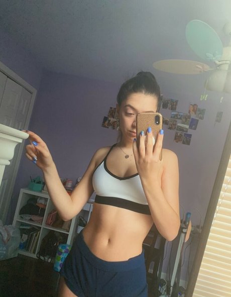 deedeemariev model exclusive pictures