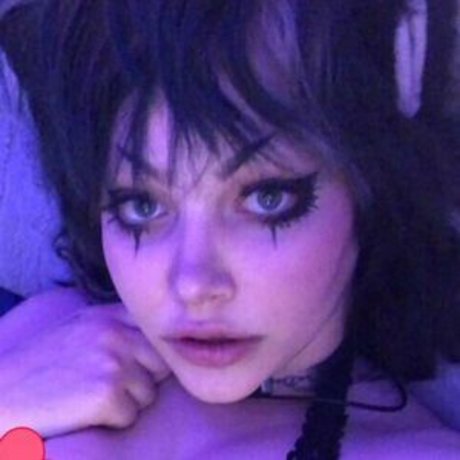 Guttergirlgab erotic model archive