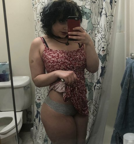 Guttergirlgab star pornographic images