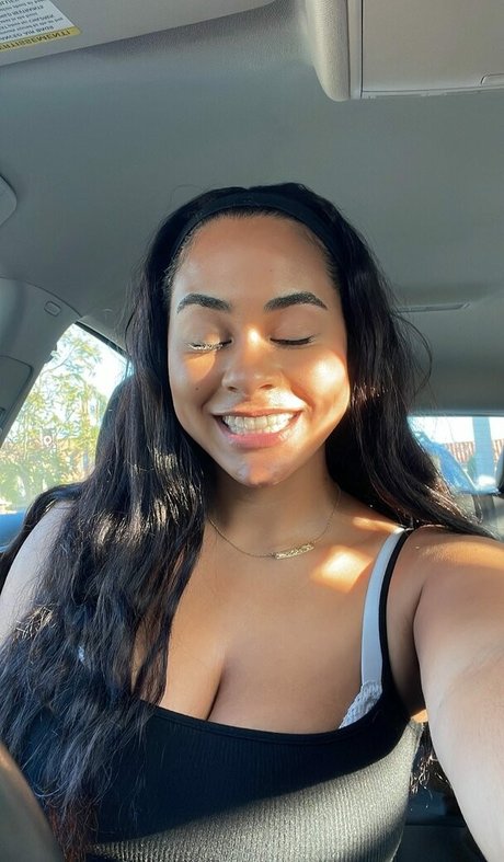 Raina Morris beautiful actress picture