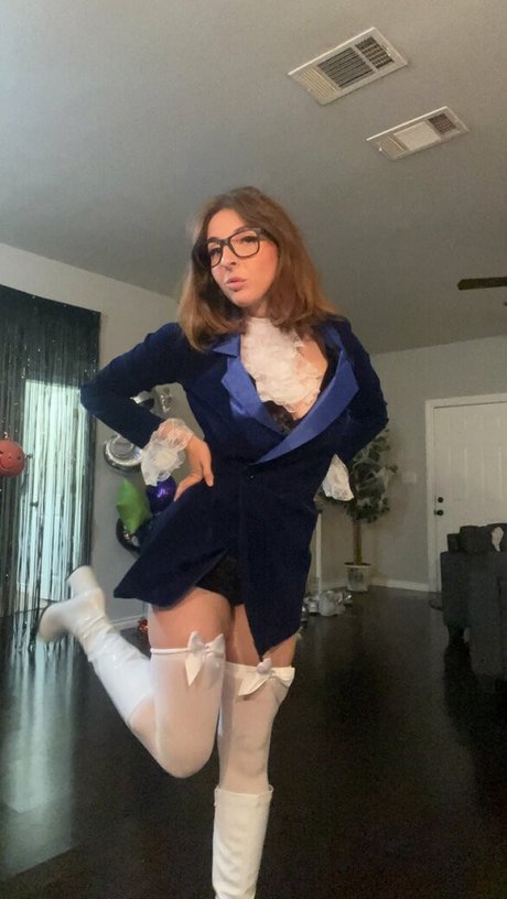 MeganBitchell model top images