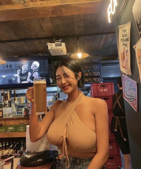 Tashay0ung xxx model pics