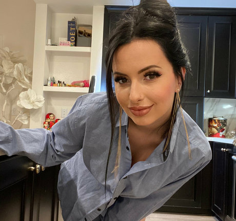 mollymarkova star top pics