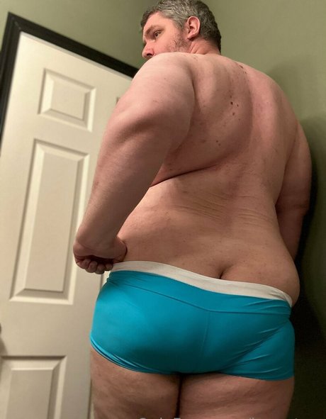 kametzer art model pic