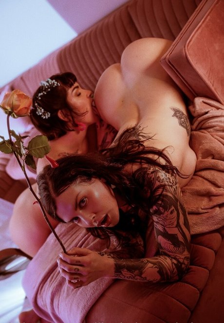 likethebugortheletter model hd pics