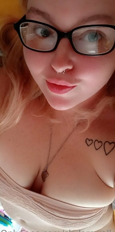 skylarswallows star erotic photos