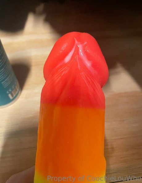 coochielouwho art model image