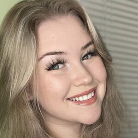 Sadie Freeman erotic actress img