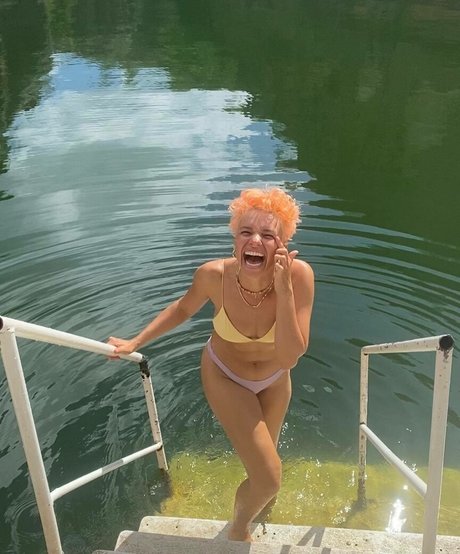 Bruna Linzmeyer star sex archive