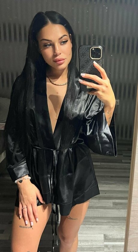 Buczku Lili art model img