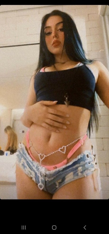 Bella Angel Dezoitou hd actress images