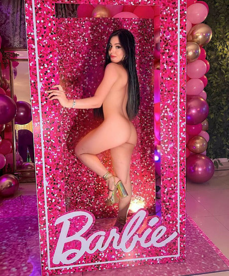 Bella Angel Dezoitou top star photos