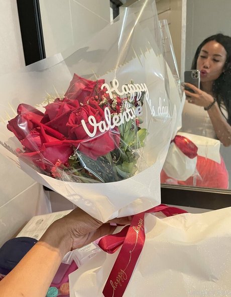 ladyboymos star high quality pic