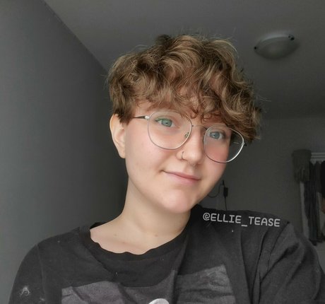 ellie teases free model images