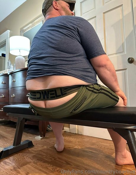 countrybearlive hd model picture