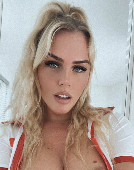 Trucker Baddie model nice photos