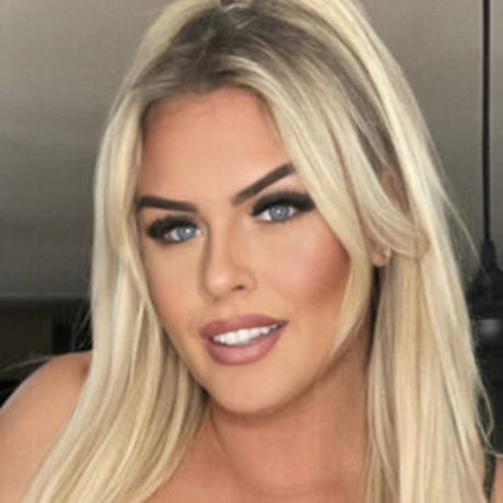 Trucker Baddie naked actress photo