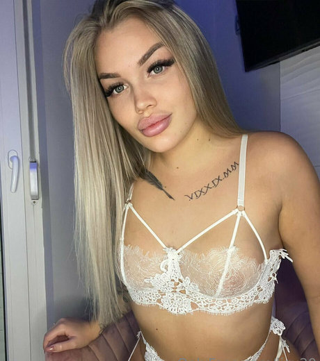 lizu20 nude pornstar picture