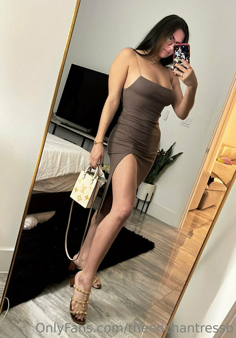 theenchantressb nude actress pictures