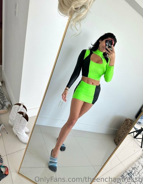 theenchantressb model sexy picture