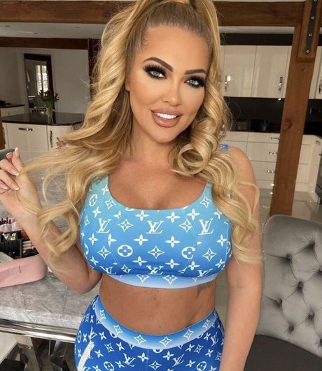 Aisleyne Horgan Wallace erotic model image