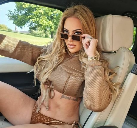 Aisleyne Horgan Wallace best model image