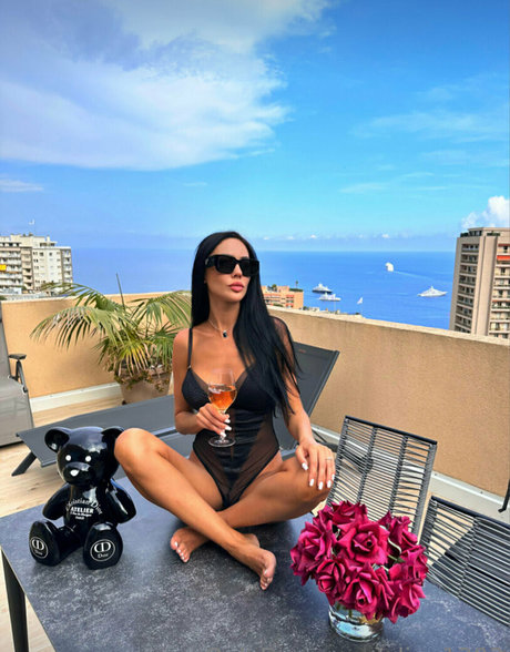 elina1303 adult star photo