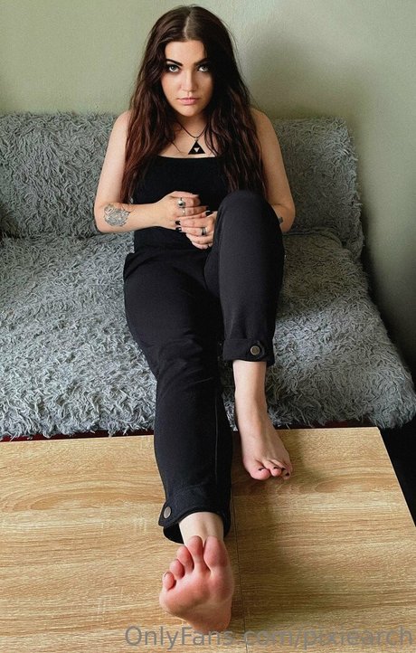 pixiearch nude star photo