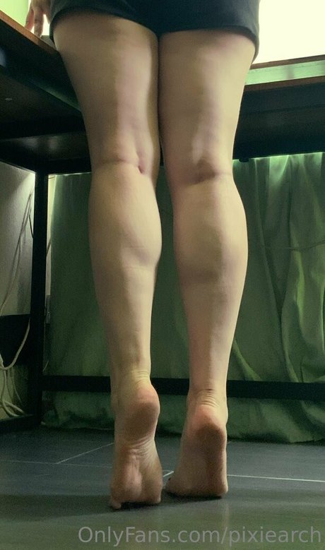 pixiearch naked model pic