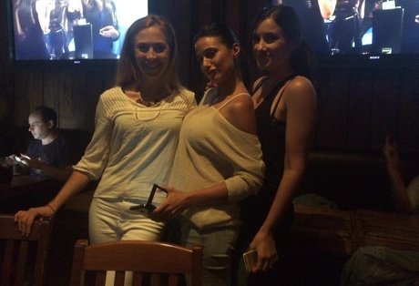 Emmanuelle Chriqui star pretty pictures