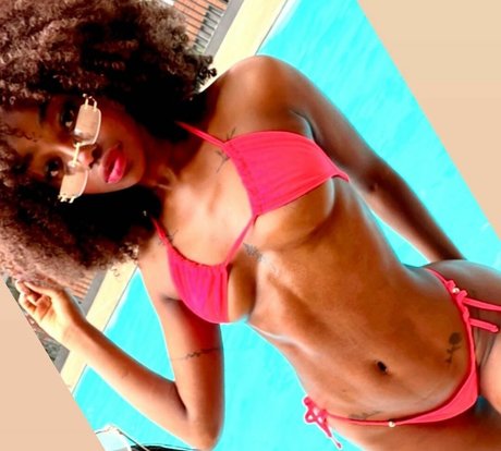 Lucero Black naked actress picture