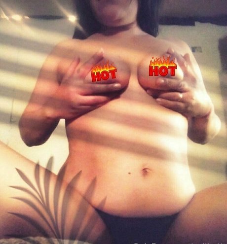 valihott nudes star images